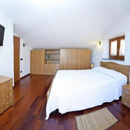 Sleeps 3 Pool Air Con Wifi * 네라노