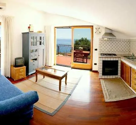 Sleeps 3 Pool Air Con Wifi 아파트
